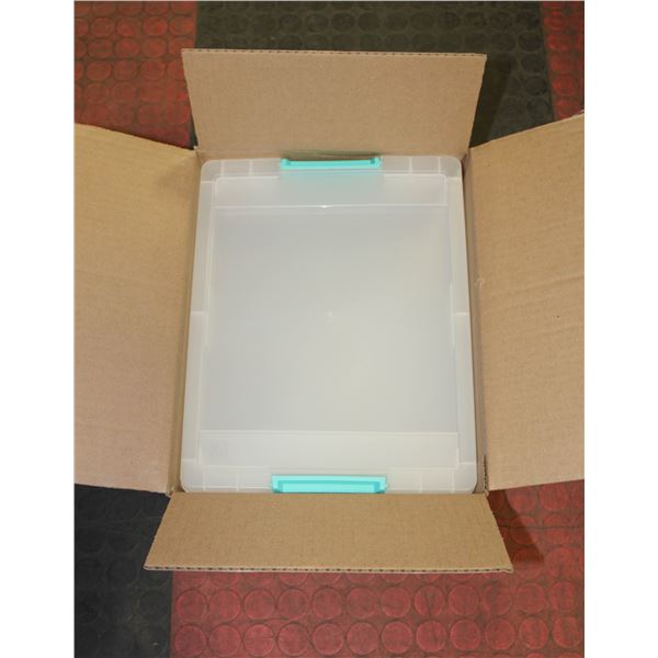 NEW BOX OF 4 PLASTIC CONTAINERS WITH LIDS