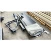 Image 2 : SNOW BLADE VEHICLE ATTACHMENT