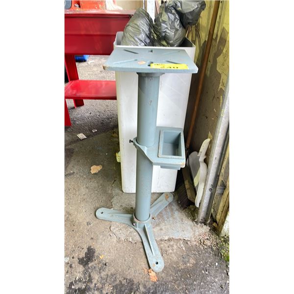 NEW 33" METAL TOOL STAND