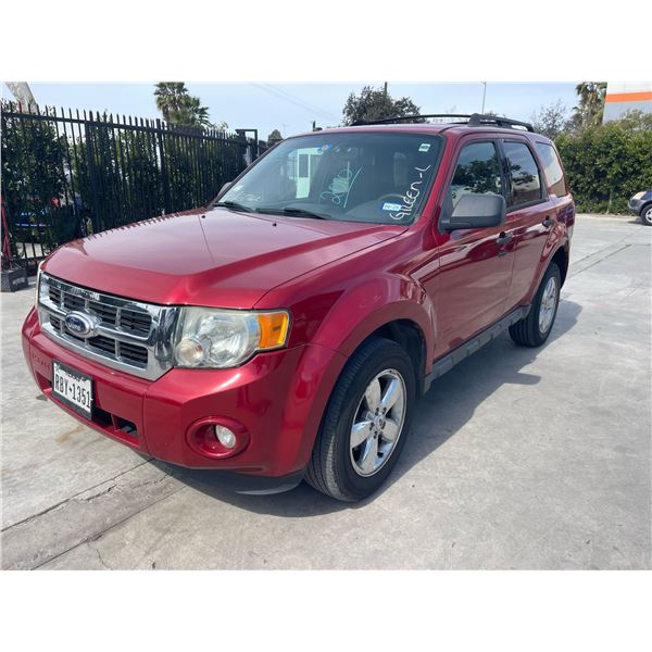 FORD ESCAPE 2010 O/S TITLE 2 DAYS