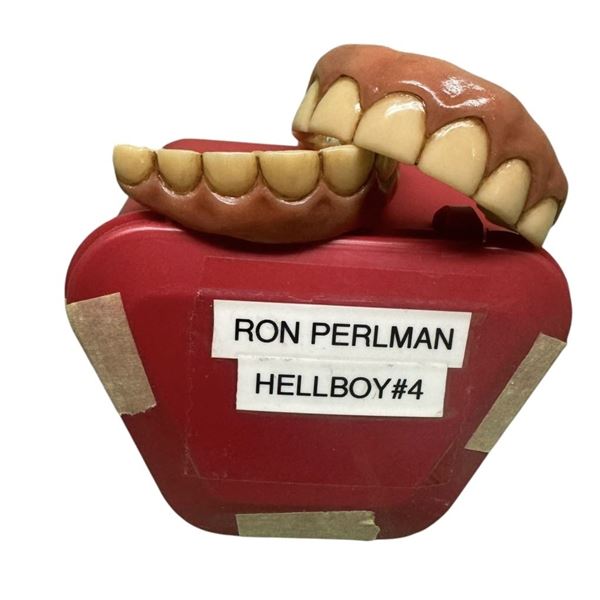 Hellboy (2004) - Hellboy (Ron Perlman) Teeth