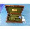 Image 1 : Mahogany case, 9 1/4" x 5 3/4" x 2 1/4", fitted for a small pistol, with key and label "W. Child, St