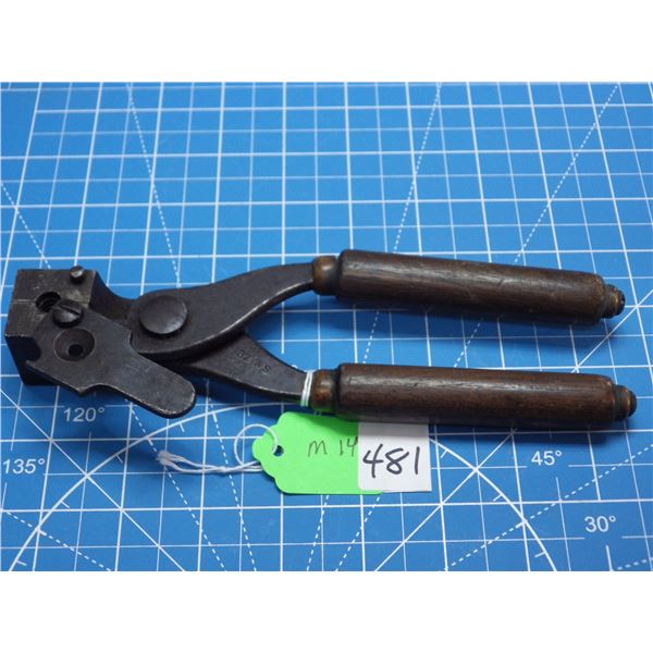 Winchester bullet mold marked 32 WS for the 32 Winchester Special cartridge