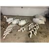 Image 5 : Goose Decoy Shells Quantity of 20 Snow Heads & Shells ...CONSIGNOR TAGGED S27