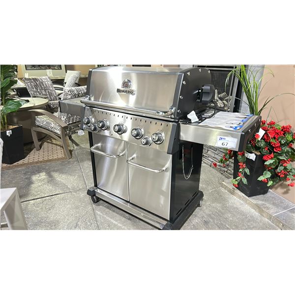 BROIL KING BARON S590 PRO IR NATURAL GAS BBQ. ALL STAINLESS STEEL TUBE BURNERS, 45,000 BTU MAIN