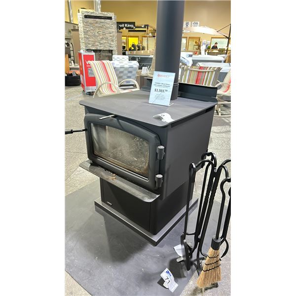 REGENCY F2500M-1 WOOD STOVE WITH CATALYTIC COMBUSTOR. WITH PEDESTAL AND TRADITIONAL DOOR. EMISSIONS