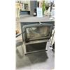 Image 2 : REGENCY F2500M-1 WOOD STOVE WITH CATALYTIC COMBUSTOR. WITH PEDESTAL AND TRADITIONAL DOOR. EMISSIONS
