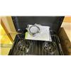 Image 3 : BROIL KING PORTA STOVE 220. CAST IRON WIND-PROOF BURNERS, TOTAL COOKING AREA 284 SW IN, 17,000 BUT,