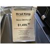 Image 6 : BROIL KING BARON 590 PRO LP PROPANE BBQ. ALL STAINLESS STEEL TUBE BURNERS, 45,000 BTU MAIN BURNER,