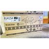Image 2 : BROIL KING GEM 310  PROPANE BBQ. 24,000 BTU, 3 STAINLESS STEEL BURNERS, 294 SQ IN TOTAL COOKING