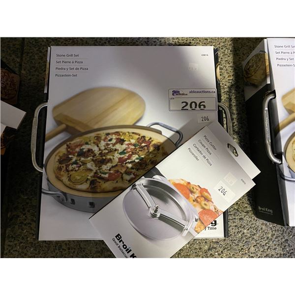 BROIL KING STONE GRILL SET PLUS DELUXE PIZZA CUTTER