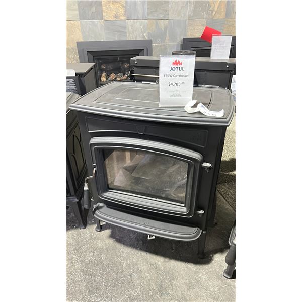 JOTUL F500 OSLO V3 CLEAN FACE CATALYTIC WOOD STOVE. HEATS UP TO 2,300 SQ FT, .5 G/HR, UP TO 24"