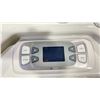 Image 9 : HOTSPRING PORTABLE SPAS LIMELIGHT FLAIR. ICE GREY/COASTAL CREY CABINET. FRESHWATER IQ WATER CARE