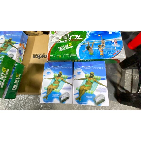 GROUP LOT POOL PLAY ITEMS. POOL VOLLEYBALL, 2X 'THE AQUA HAMMOCK'
