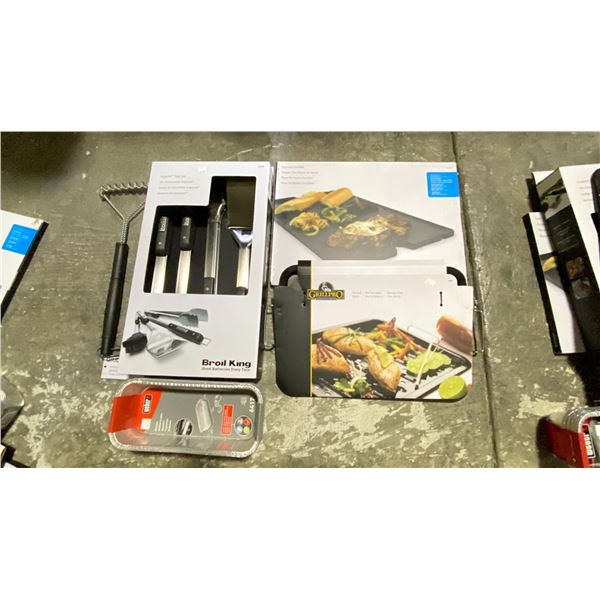 GROUP LOT TOOL SET, FLAT GRILL, CAST IRON GRIDDLE, DISPOSABLE PANS, CLEANING BRUSH