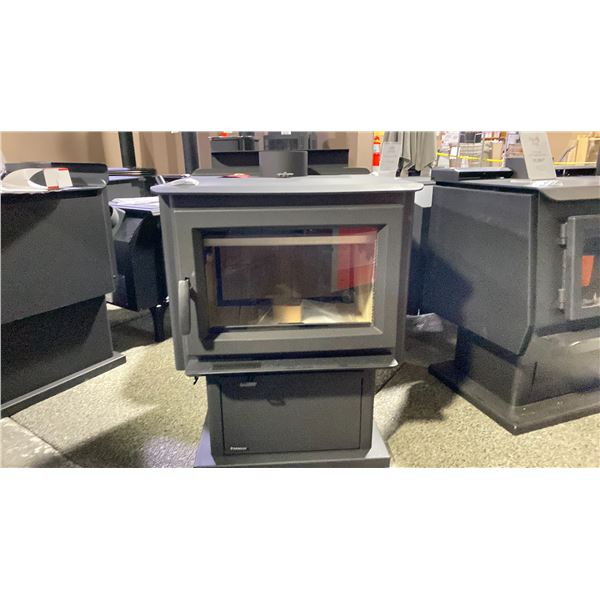REGENCY PRO-SERIES CATALYTIC F3500 WOOD STOVE. HEATS UP TO 2500 SQ FT, FIREBOX 3 CUBIC FEET, HYBRID