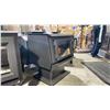 Image 2 : BLAZE KING PE32 PRINCESS WOOD STOVE. CATALYTIC STOVE, HEATS 1200-2500 SQ FT, 19" MAX LOG LENGTH, 4