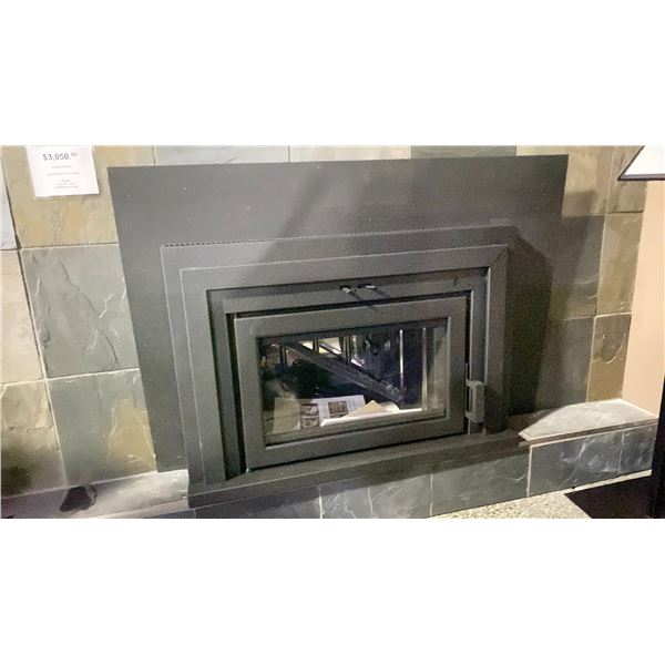 SUPREME FUSION 18 WOOD INSERT WITH BLOWER. 1.9 G/H, HEATS 500-1500 SQ FT, 18" MAX LOG LENGTH.