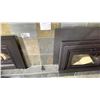 Image 5 : SUPREME FUSION 18 WOOD INSERT WITH BLOWER. 1.9 G/H, HEATS 500-1500 SQ FT, 18" MAX LOG LENGTH.