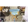 Image 2 : TELESCOPE WORLD-FAMOUS DIRECTOR CHAIR. BLUE FABRIC, WOOD FRAMED