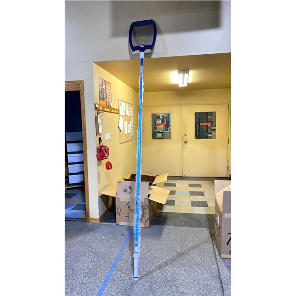 16' ALUMINUM EXTENSION POLE WITH SKIMMER