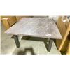 Image 1 : OUTDOOR TABLE 44.5X44.5X21.5"