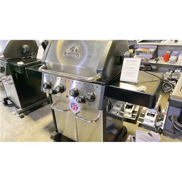 BROIL KING CROWN S490 LP PROPANE BBQ. STAINLESS STEEL BURNERS 44,000 BTU, STAINLESS STEEL SIDE