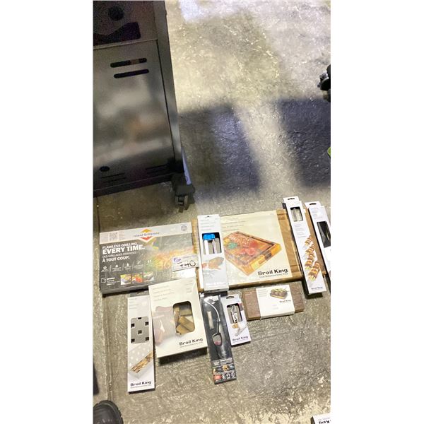 GROUP LOT FLAWLESS GRILLING RECTANGLE, WINE BARREL CHUNKS AND PLANK, CORKSCREW, LIGHTER, SMOKER