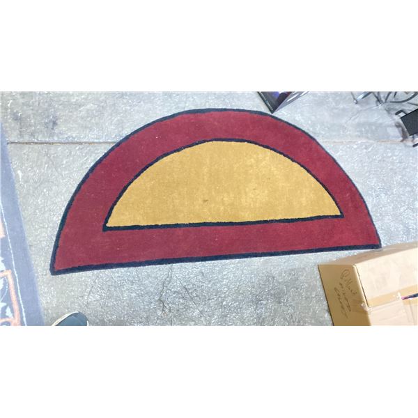 MINUTEMAN 100% WOOL HEARTH RUG. 56X26". MODEL H-66 BERRY