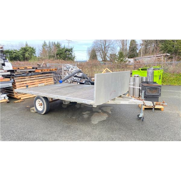2003 EXPRESS ALUMINUM FLAT DECK UTILITY TRAILER, GREY, VIN 2E912A03631051154