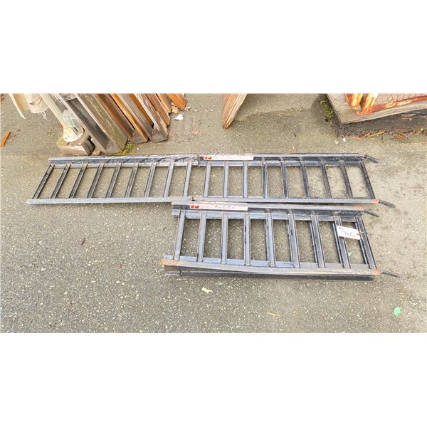 PAIR OF FOLDING RAMPS FOR ATV 80"