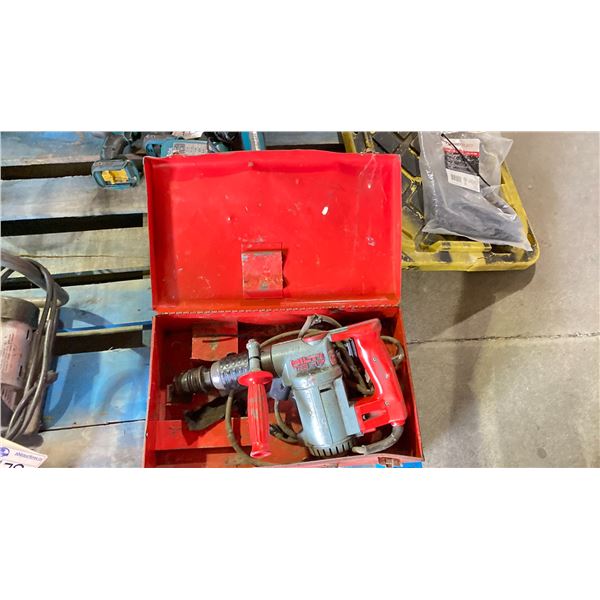 HILTI HAMMER DRILL TE17. CORD NEEDS REPLACING
