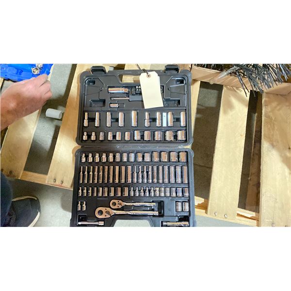 STANLEY SOCKET SET 1/4, 3/8" DRIVE COMPLETE EXCEPT FOR THE ALLAN KEYS