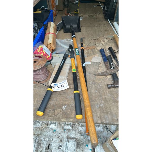 GROUP LOT OF GARDEN TOOLS