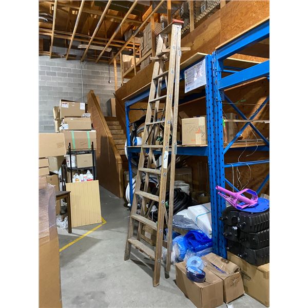 9' WOOD STEP LADDER