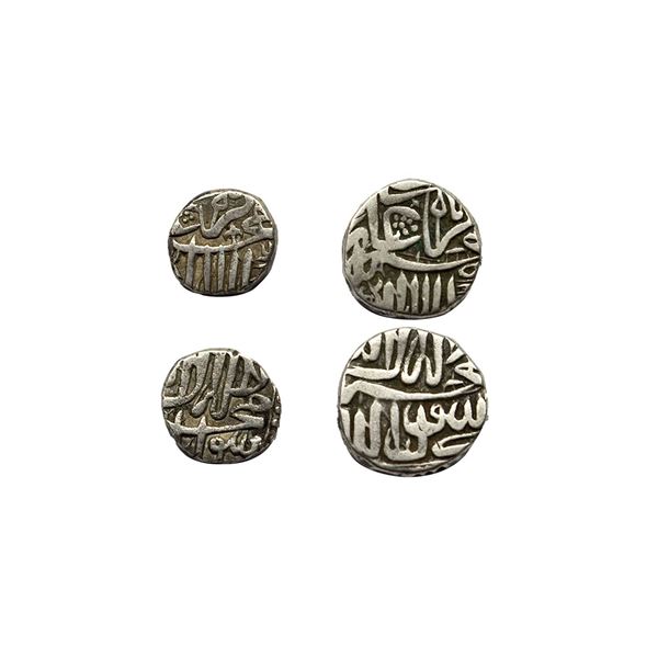 Akbar (AH 963-1014, 1556-1605 AD), Silver Mahmudi & ½ Mahmudi, Mulher Mint