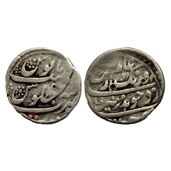 Aurangzeb (1658-1707 AD), silver rupee, Surat Mint (slightly visible|), 'Badar-e-Munir' couplet, KM