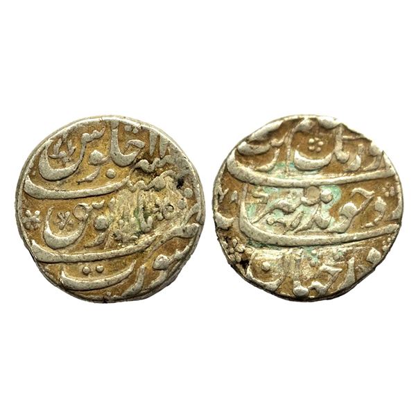 Aurangzeb (1658-1707 AD), silver rupee, Surat mint, 'Badar-e-Munir' couplet, 11.44g.