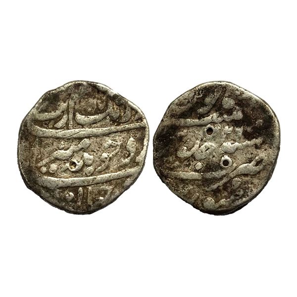 Aurangzeb (1658-1707 AD), silver rupee, Surat mint, 'Badar-e-Munir' couplet, 11.20g.