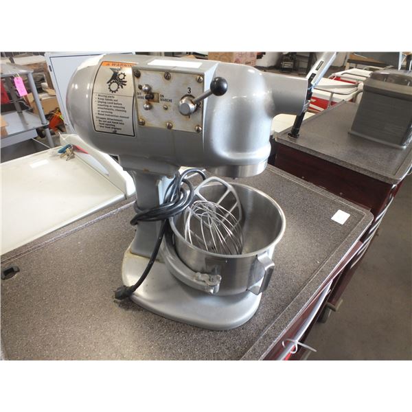 Hobart 5qt 3 speed Mixer