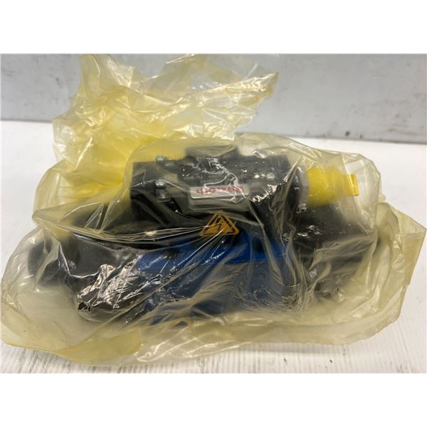 Rexroth #R901392157 / #4WE 10 G73-40/CW110N9DK25L