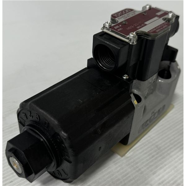 Toyo-oki #HD3-2S-BC-03B-WYD2-605 Valve