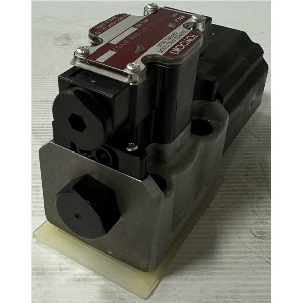 Toyo-oki #HD3-2S-BC-03B-WYD2-605 Valve