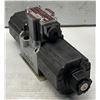 Image 2 : Toyooki Kogyo #HD3-3WBGA-03B-WYR1 Hydraulic Valve