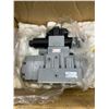 Image 3 : Toyooki Kogyo #HDD3C-3W-BGA-6-06B-LYD2 Solenoid Directional Control Valve