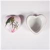 Image 2 : Elvira Porcelain Heart-Shaped Parakeets Trinket Box