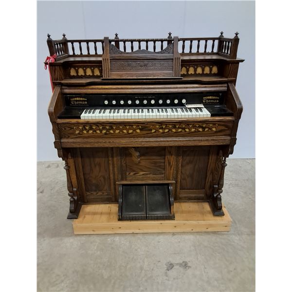 Thomas Co. Antique Pump Organ - As Is