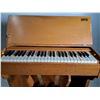 Image 3 : Estey Organ Co. Pump Vintage Portable Folding Pump Organ - As Is