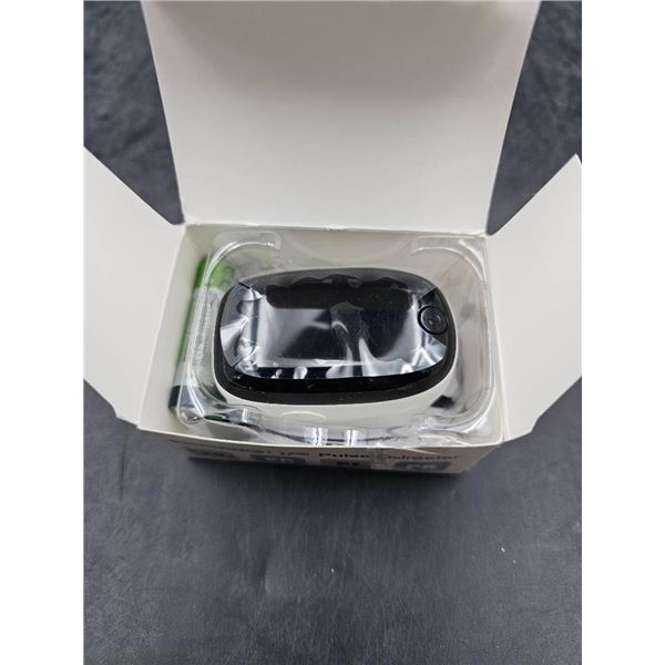 Fingertip Pulse Oximeter with Display for SpO2 and PR Measurement