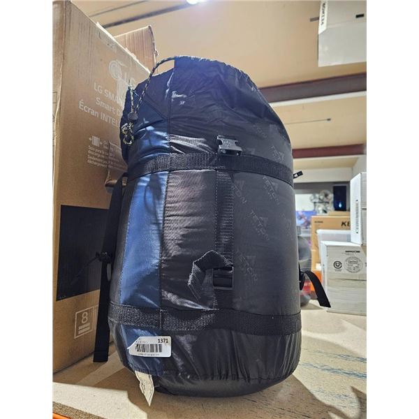 TETON Sports Celsius XL -18C/0F Sleeping Bag with Right Zip